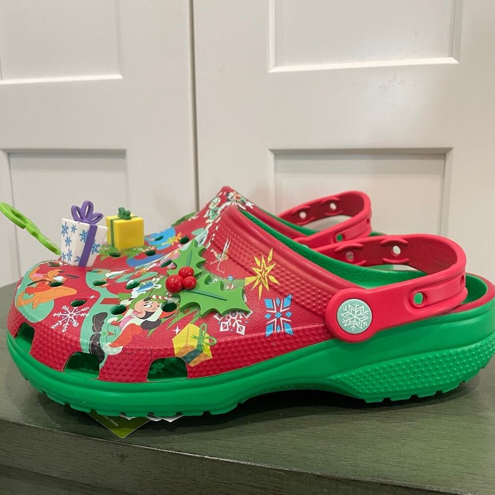 New Crocs Classic Clogs Disney Christmas Red/Green Size 7M/9W 209353-3E8